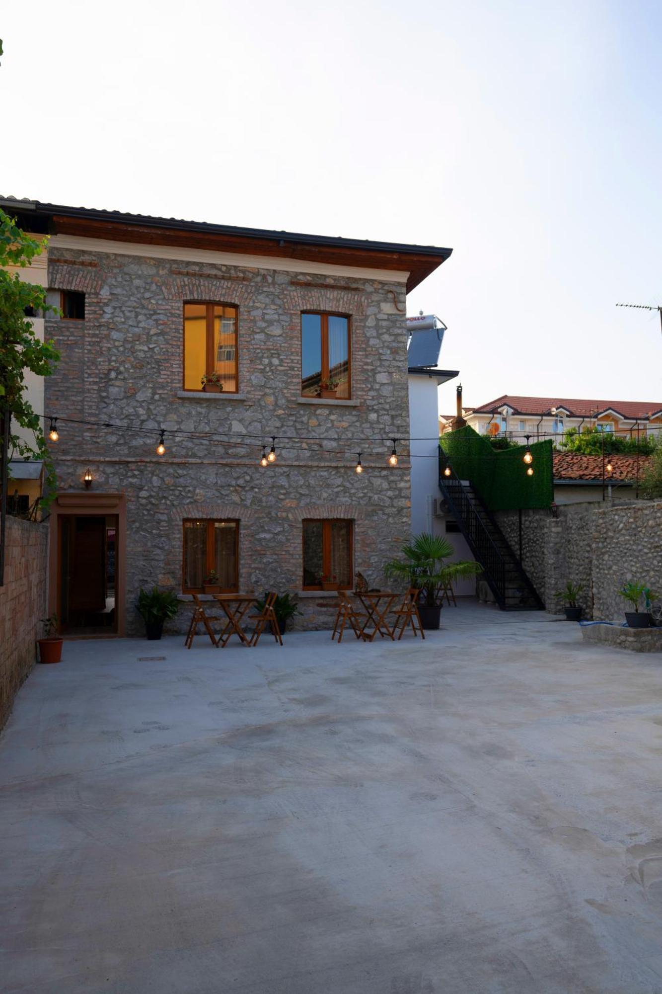 Intown Guesthouse Shkodër Eksteriør bilde