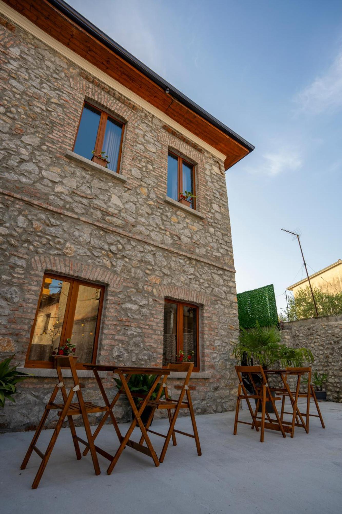 Intown Guesthouse Shkodër Eksteriør bilde