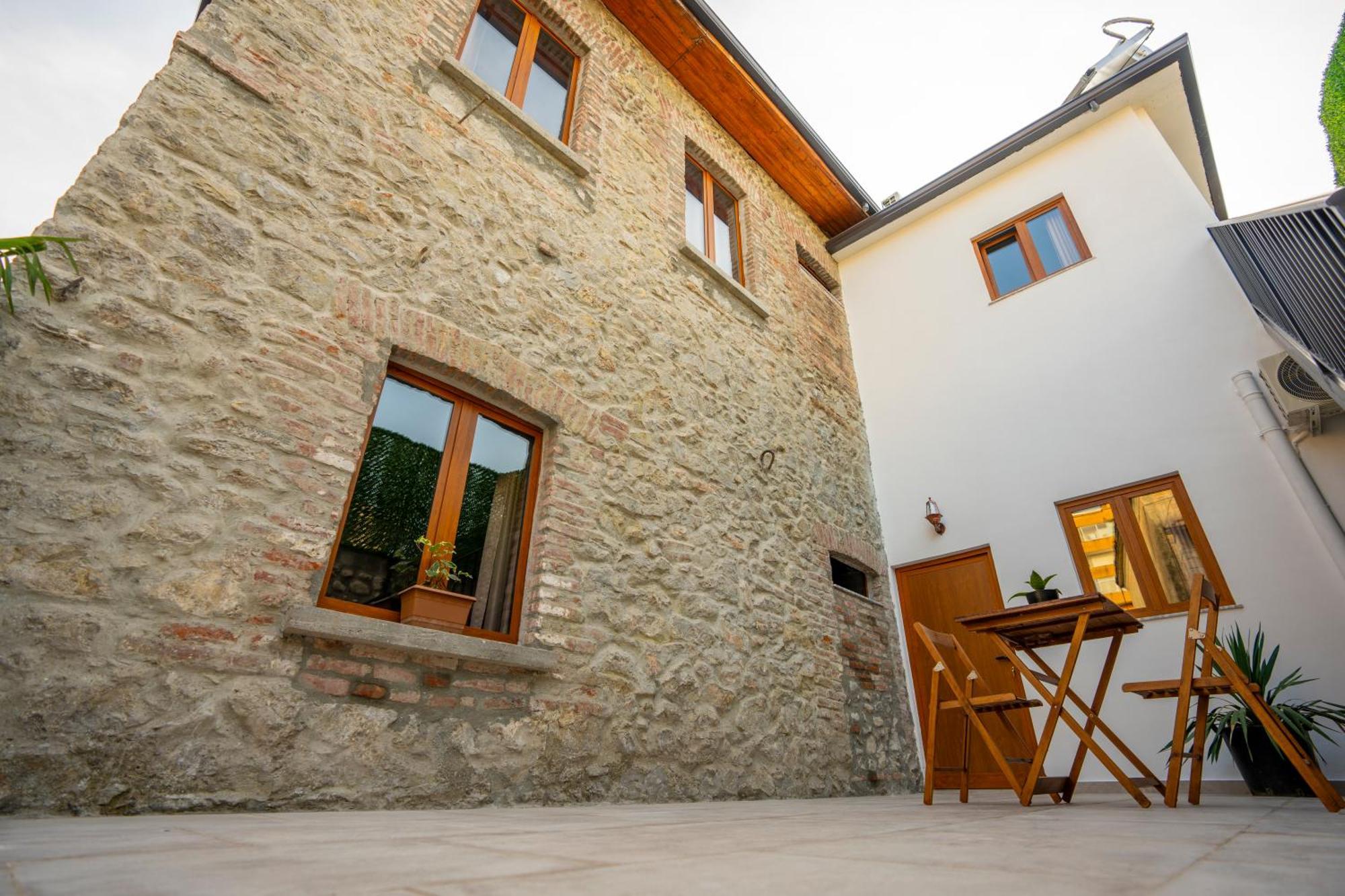 Intown Guesthouse Shkodër Eksteriør bilde