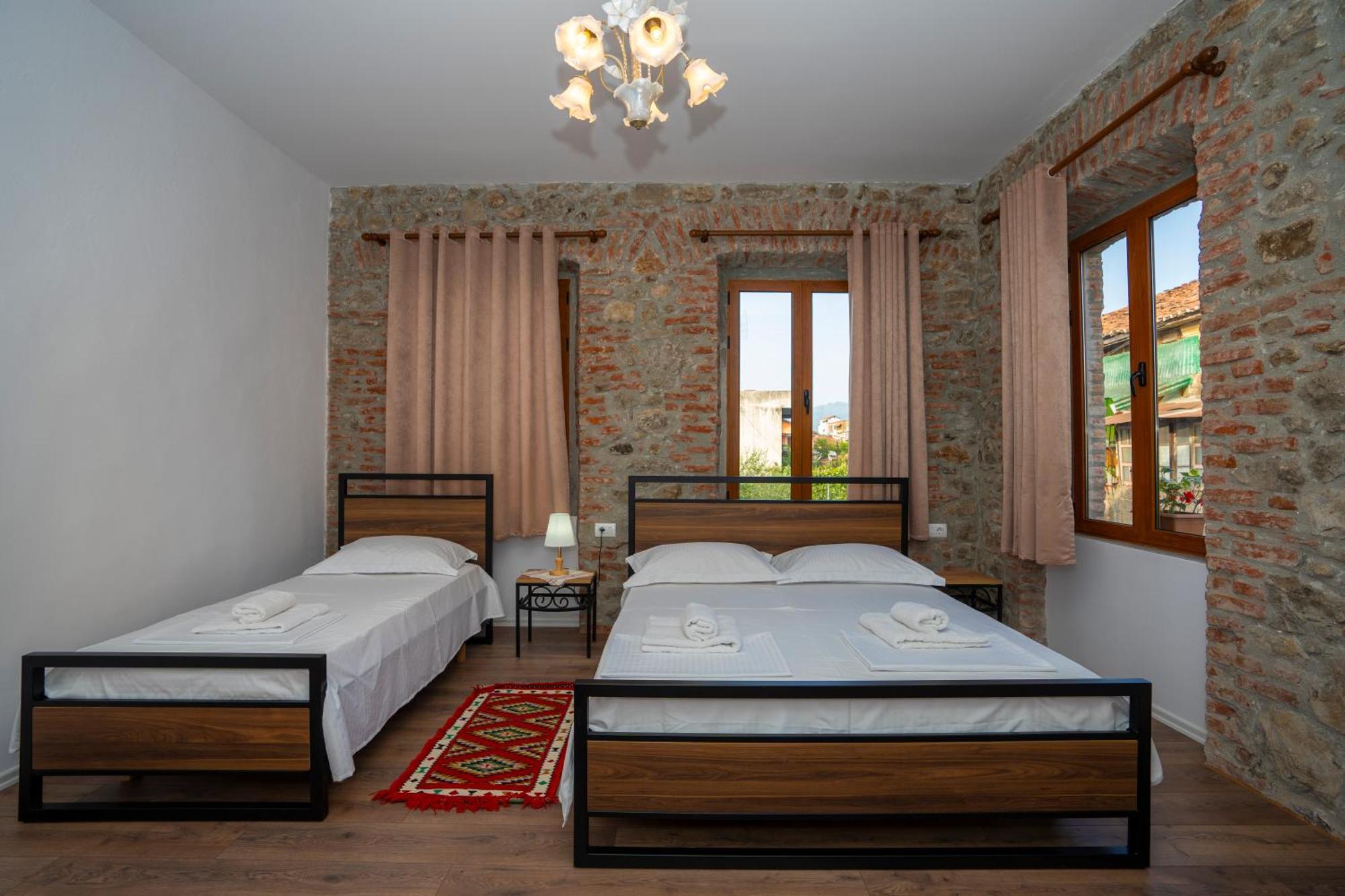 Intown Guesthouse Shkodër Eksteriør bilde