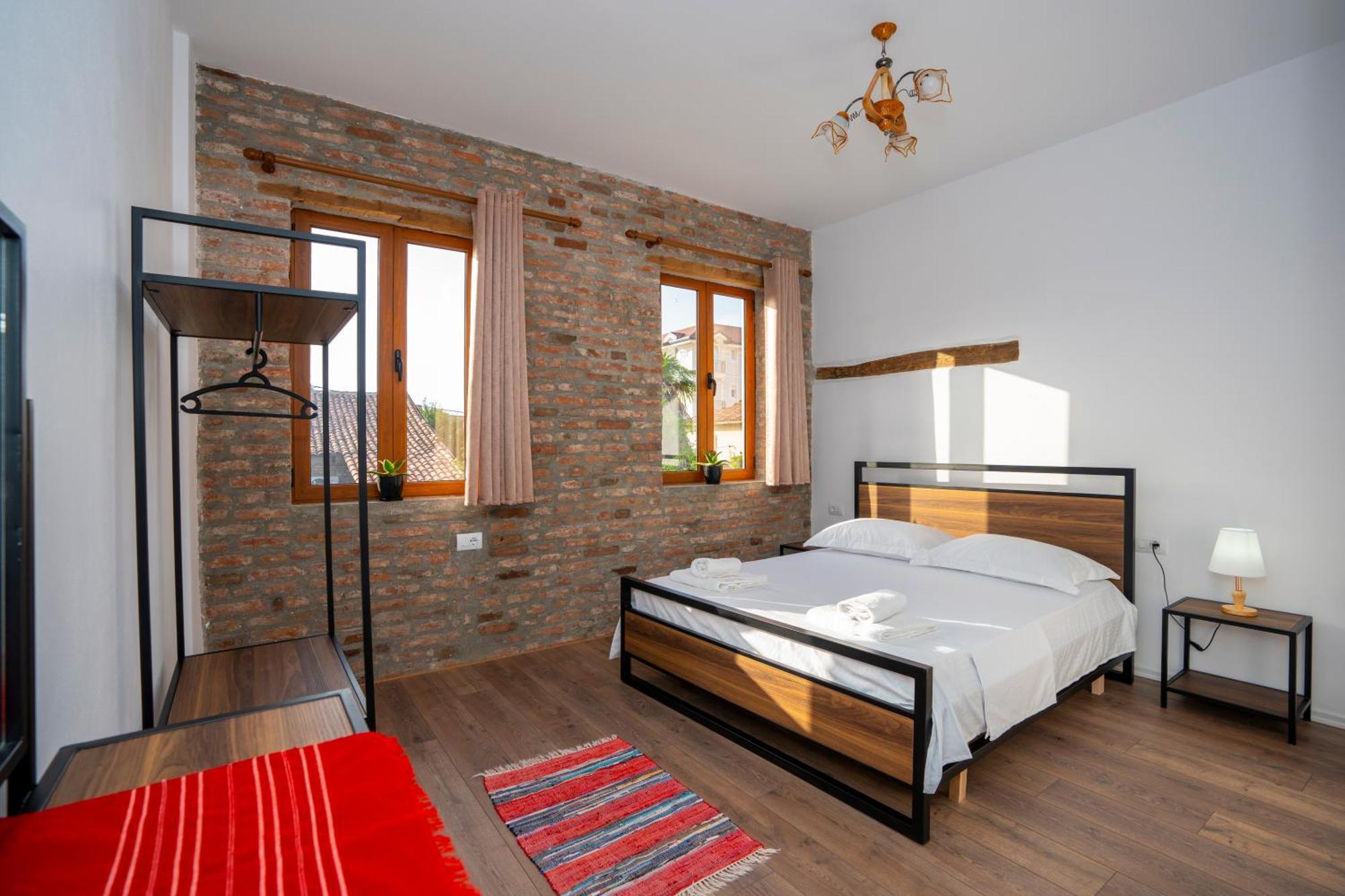 Intown Guesthouse Shkodër Eksteriør bilde
