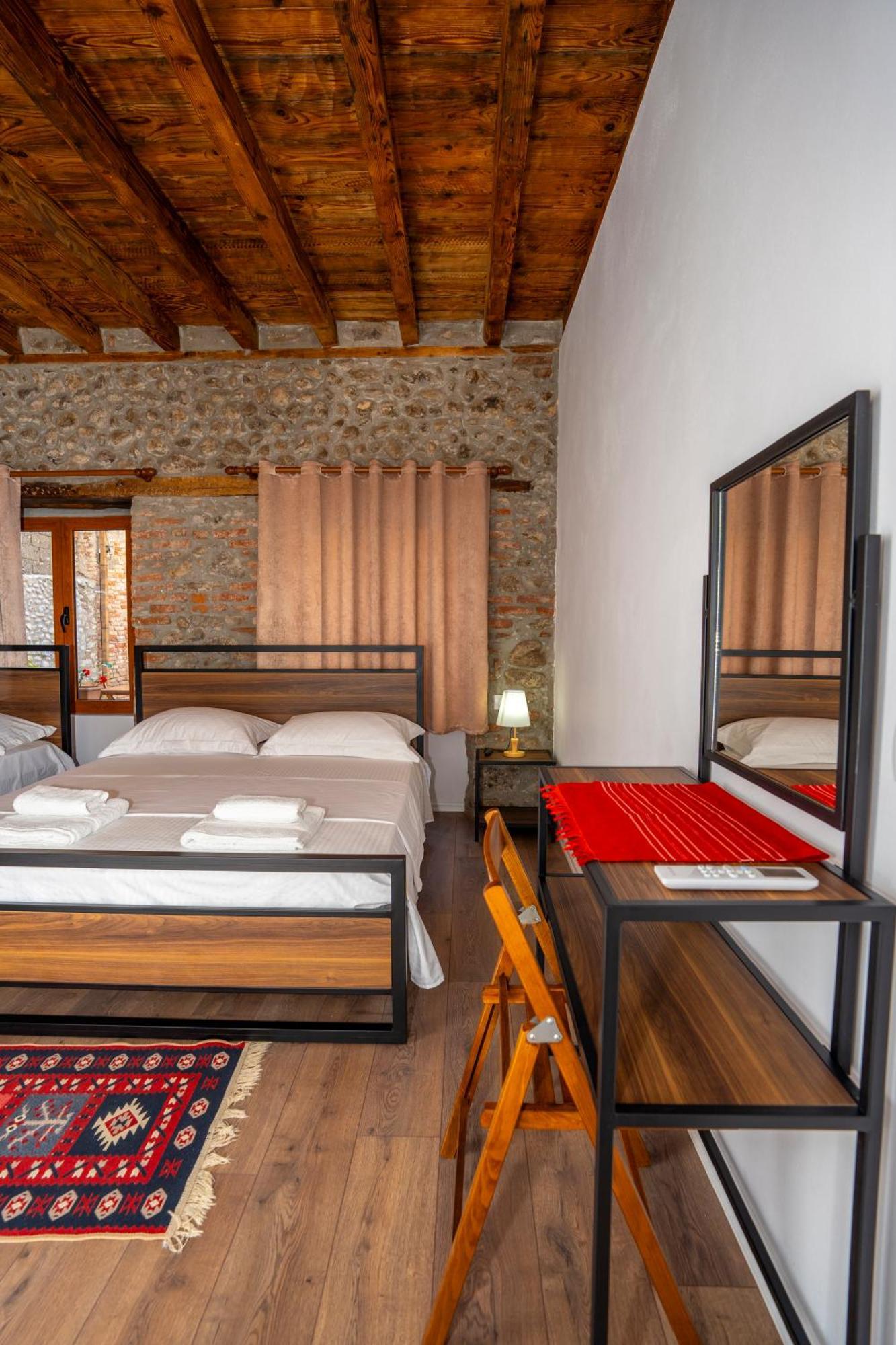 Intown Guesthouse Shkodër Eksteriør bilde
